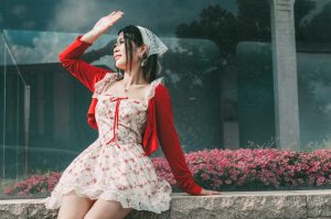 What Beauty Trends Can Turn a Person Into